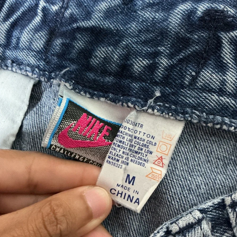 Nike Vintage 90s Acid Wash Denim Skirt Women M Blue Pleated Challenge Court Logo